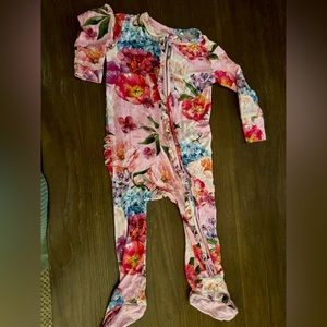 NWOT Posh peanut onsie